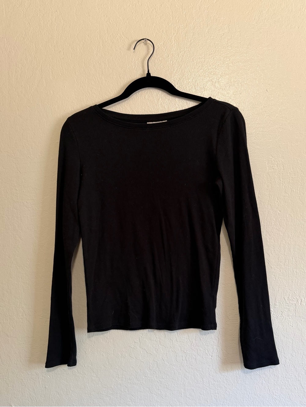 Universal Thread Black Long-Sleeve Crewneck Top